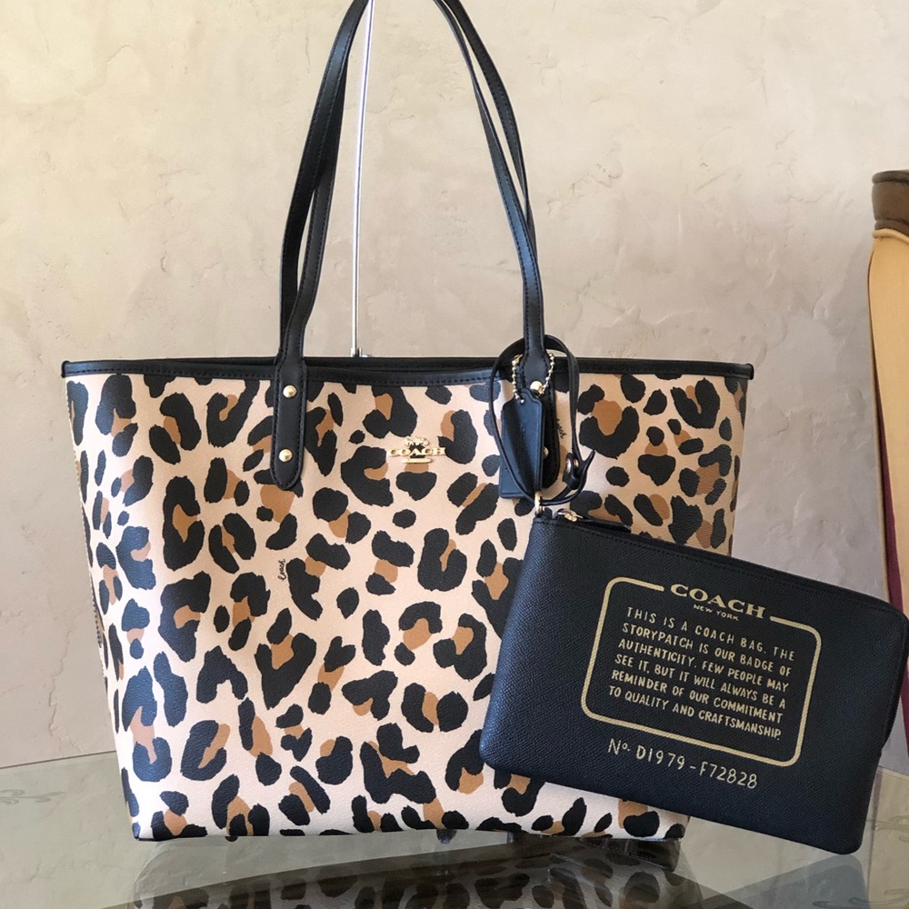 NWT coach reversible leopard Tote&wristlet - Picture 1 of 8